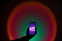 Almacenes con sensores y carretillas con cámaras, así se abre paso el 5G en las fábricas