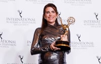 Karla Souza y La Caída triunfan en los Emmy Internacional de Nueva York 