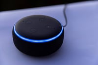Alexa ayuda a niño con su tarea de matemáticas y se vuelve viral
