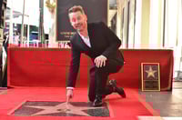 Macaulay Culkin, protagonista de Home Alone, recibe estrella en el Paseo de la Fama de Hollywood