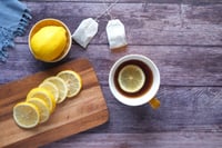Los beneficios del té de limón para la salud 