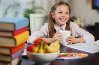 ¿Por qué la alimentación afecta su rendimiento escolar?