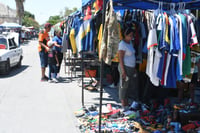 Inundan mercado mexicano con ropa ilegal: Canaive