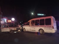 Camionetas chocan en el sector Centro de Gómez Palacio
