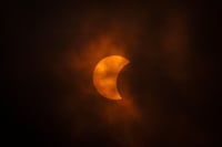 Texas se oscurece con el eclipse solar