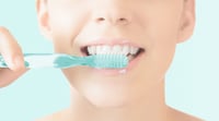 Imagen Consecuencias para la salud si no cepillas tus dientes por noches