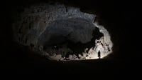 Hallan la primera evidencia de ocupación humana en un tubo de lava en Arabia Saudí