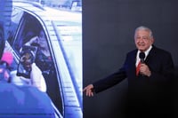 López Obrador califica de 'montaje' de la oposición encapuchados que pararon a Sheinbaum