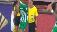 Imagen VIDEO: Jugador de Colombia recibe navajazo en pleno juego