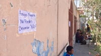 migrantes 'Restringen' con carteles estadía de migrantes en Santa Rosa