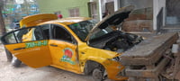 Accidentes viales Taxistas protagonizan aparatoso choque en el centro de Torreón