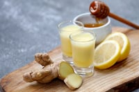 + Salud Beneficio de tomar un shot de jengibre con limón en la mañana