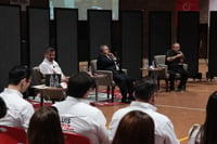 Imagen Responden a preguntas candidatos a alcaldía de Torreón en Diálogos por México
