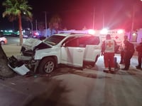 Accidentes viales Mujer en estado de ebriedad choca contra una palmera en Torreón