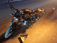 Dos personas a bordo de una motocicleta arrollan a sexagenario en Gómez Palacio