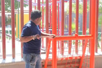 Desarrollan labor de mantenimiento en plazas de Torreón