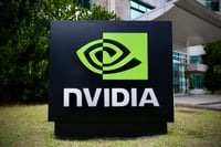 Wall Street abre mixto mientras las acciones de Nvidia vuelven a bajar