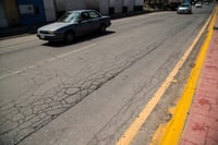Solicita Obra Públicas reparación de calzada Escuadrón 201 por deterioro de pavimento