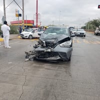 Fuerte accidente frente al CRIT Gómez Palacio deja un lesionado