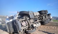 Se vuelca tráiler en la autopista Torreón – Saltillo