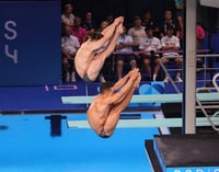 Mexicanos Osmar Olvera y Juan Manuel Celaya ganan Plata en clavados, país suma tres medallas en París 2024