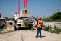 Colocan trabes para la estructura del Giro Independencia