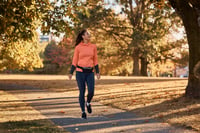 Caminar reduce el deseo de antojos dulces