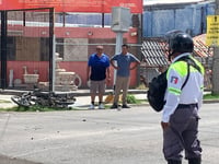 Motociclista termina con varias heridas tras impacto de una camioneta en Gómez Palacio