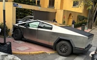 ¿Cuánto cuesta la Tesla Cybertruck estrellada en casa de la CDMX?