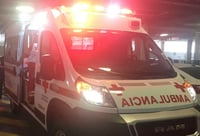 Hospitalizan a joven tras accidente vial en ejido de Gómez Palacio