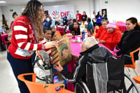 Continúan las celebraciones navideñas para menores y adultos mayores del DIF Torreón