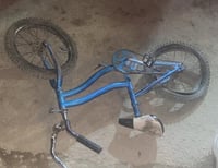 Auto impacta a tres menores en bicicleta y se da a la fuga en Gómez Palacio