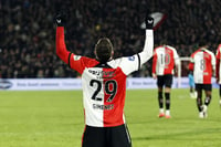 Santiago Giménez cumple 100 partidos con el Feyenoord