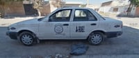 Aseguran taxi robado en la colonia Nuevo Refugio de Lerdo