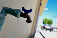 Vecinos de la colonia El Roble denuncian desabasto de agua potable; Simas no atiende