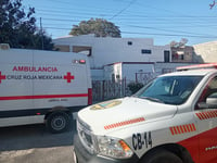 Corporaciones de rescate atienden a persona que sufrió urgencia médica en Lerdo