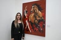 Lagunera traza arte entre mujeres y caballos