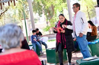 Laguneros disfrutan de una mañana de lectura en el bosque Venustiano Carranza