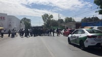 Bloquean vialidad por rezago en credenciales de discapacidad en Gómez Palacio por déficit de especialistas