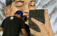 Realizan mural en honor a joven agredido en la Eduardo Guerra de Torreón