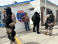 Elementos del GRL apoyan a recién nacido intubado en el Hospital Infantil de Torreón