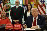 Trump llega a un acuerdo con fabricantes de automóviles para reducir aranceles, según CNN