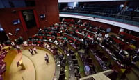 Senado aprueba reforma que permite portar armas a personal de Pemex, CFE, SAT y CNI