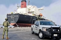 Marina incauta 20 millones de litros de huachicol, pero 'desaparece' la mitad