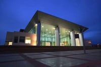 Estudiantes de UAdeC presentan obra de teatro con causa en Monclova