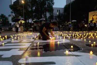 Madres Buscadoras realizan velada en el Monumento a la Madre