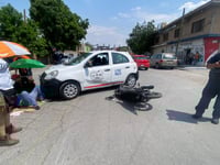 Motociclista resulta lesionado tras choque en la colonia El Refugio de Gómez Palacio