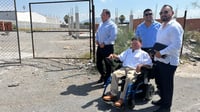Restituyen predio invadido en zona residencial de Monclova tras orden de magistrado