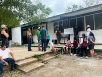 Servidores de la nación de Coahuila acuden a Oaxaca para apoyar a los afectados por el huracán Erick