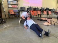 Capacitan a personal educativo en primeros auxilios en La Laguna de Durango